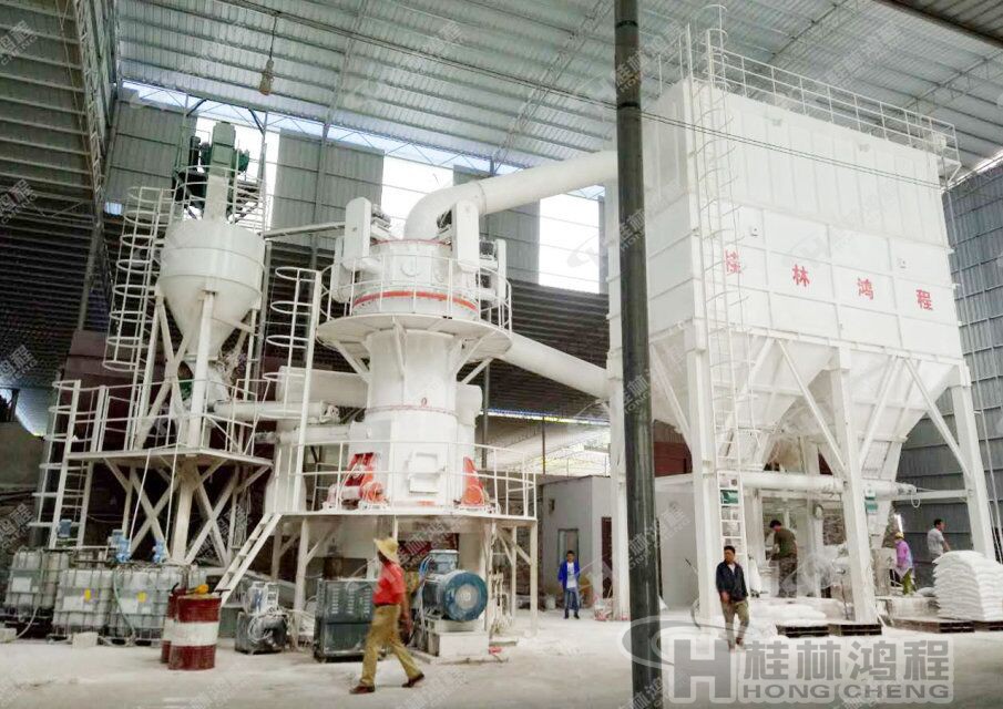 桂林鴻程立磨磨粉機，廣泛應(yīng)用于陶瓷干法制粉HLMX1100超細立磨.jpg